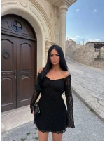 Siyah Kayık Yaka Güpürlü Elbise