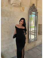 Siyah Kayık Yaka Maxi Elbise