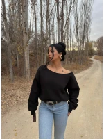 Siyah Kayık Yaka Şardonlu Sweat