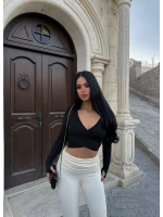 Siyah Kruvaze Parmak Geçmeli Crop