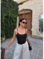 Siyah Metal Aksesuarlı Bodysuit