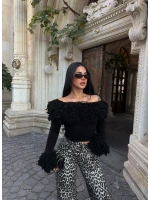 Siyah Püsküllü Crop Kazak