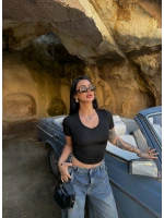 Siyah V Yaka Basic Crop