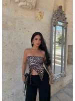 Yan Büzgülü Leopar Crop