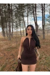 Kahve Boyun Aksesuarlı Elbise