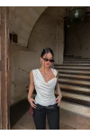 Beyaz Omuz Tokalı Degaje Bodysuit