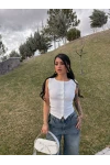 Beyaz Ön Düğmeli Kaşkorse Bluz