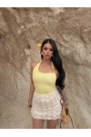 Sarı Boyundan Geçmeli Aksesuarlı Crop