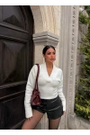 Beyaz Kruvaze Crop Triko Kazak