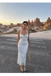 Beyaz Sırt Dekolte Gloplu Maxi Elbise