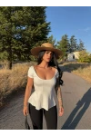 Beyaz U Yaka Volanlı Crop