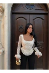Ekru Kare Yaka Güpürlü Peplum Bluz