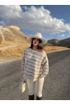 Taş Çizgili Kayık Yaka Kazak