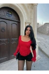 Kırmızı Kare Yaka Güpürlü Peplum Bluz