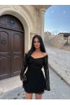 Siyah Kayık Yaka Güpürlü Elbise