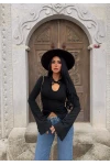 Siyah Yaka Bağcıklı Volanlı Crop