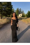 Siyah Yan Pencereli Kayık Yaka Elbise