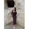 Kahve Kruvaze Yaka Tokalı Elbise