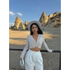 Bej Omuz Vatkalı Tokalı Bluz