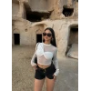Beyaz Ön Çapraz Tül Detay Crop