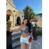 Gri Göğüs Aksesuarlı Crop