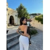 Siyah Göğüs Aksesuarlı Crop