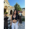 Siyah Göğüs Aksesuarlı Crop