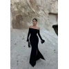 Siyah Tek Yırtmaçlı Madonna Elbise