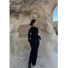 Siyah V Yaka Ters Dikişli Elbise