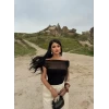 Siyah Yaka Tül Detaylı Crop