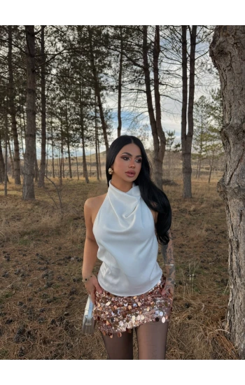 Beyaz Boyundan Geçmeli Saten Bluz