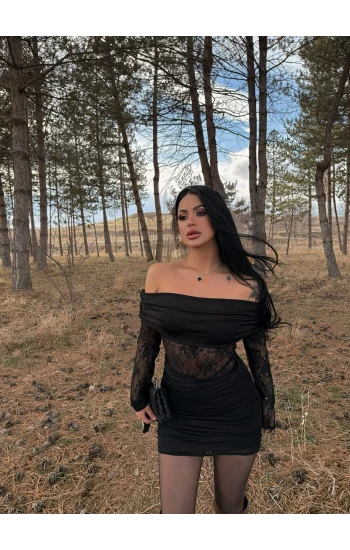 Siyah Güpürlü Yaka Katlamalı Elbise