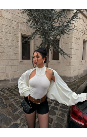 Beyaz Bolerolu Triko İkili Takım