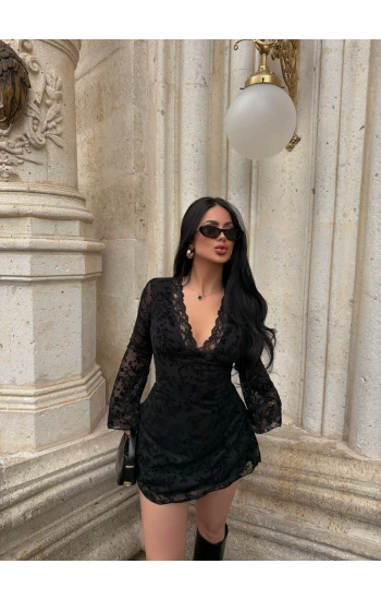 Yakası Güpürlü Flok Baskı Elbise