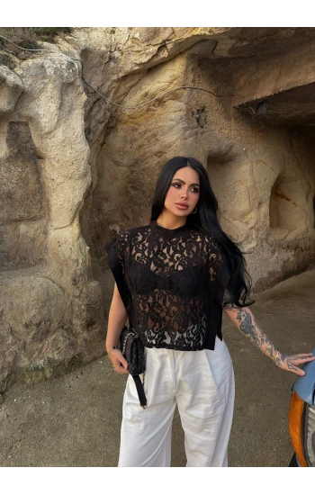 Siyah Brode Yanları Açık Bluz