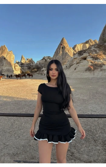 Eteği Fırfırlı Elbise