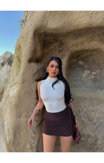 Beyaz Balıkçı Yaka Kolsuz Bluz