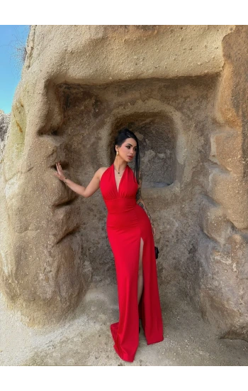 Kırmızı Boyundan Geçmeli Yırtmaçlı Elbise