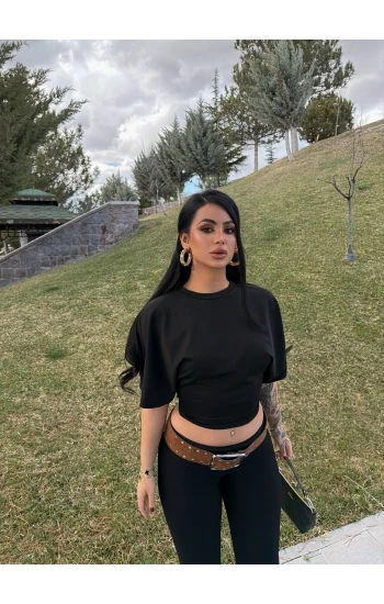 Siyah Minimal Drapeli Tişört