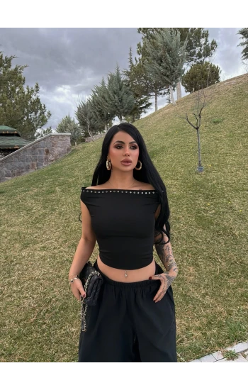 Siyah Droplu Kayık Yaka Crop