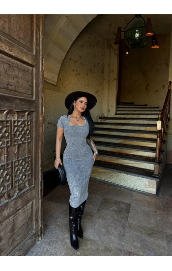 Gri Kare Yaka Yıkamalı Elbise