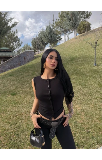 Siyah Ön Düğmeli Kaşkorse Bluz
