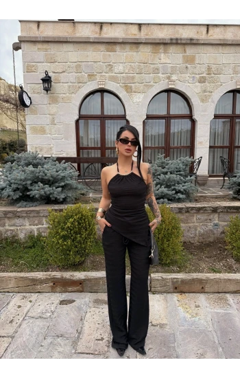 Siyah Yaka Aksesuarlı İkili Takım