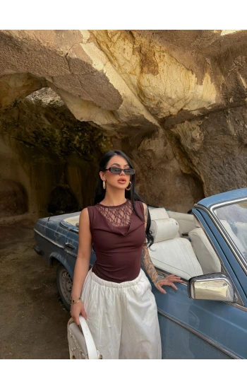 Kahve Yakası Güpürlü Degaje Bluz