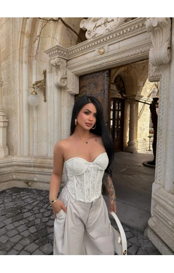 Beyaz İçi Destekli Straplez Korse