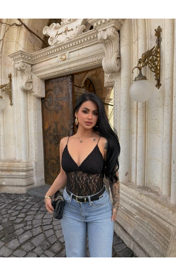 Siyah İp Askılı Güpürlü Bodysuit