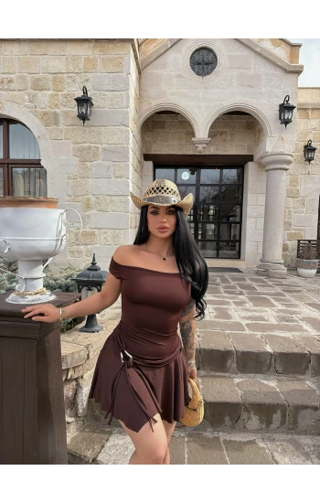 Kahve Eteği Aksesuarlı Straplez Elbise