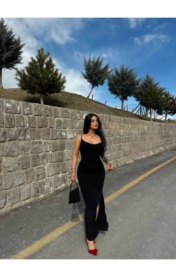 Siyah Askılı Degaje Yaka Elbise