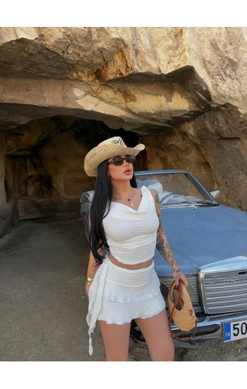 Beyaz Degaje Yaka Etekli İkili Takım