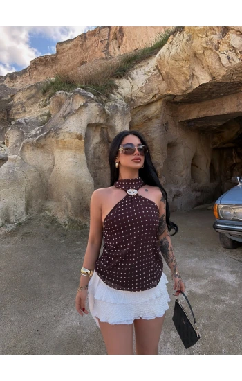 Kahve Yaka Tokalı Puantiyeli Bluz